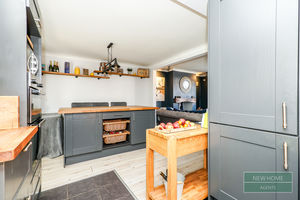 Photo 17- click for photo gallery